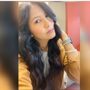 Meet your Posher, Yadira